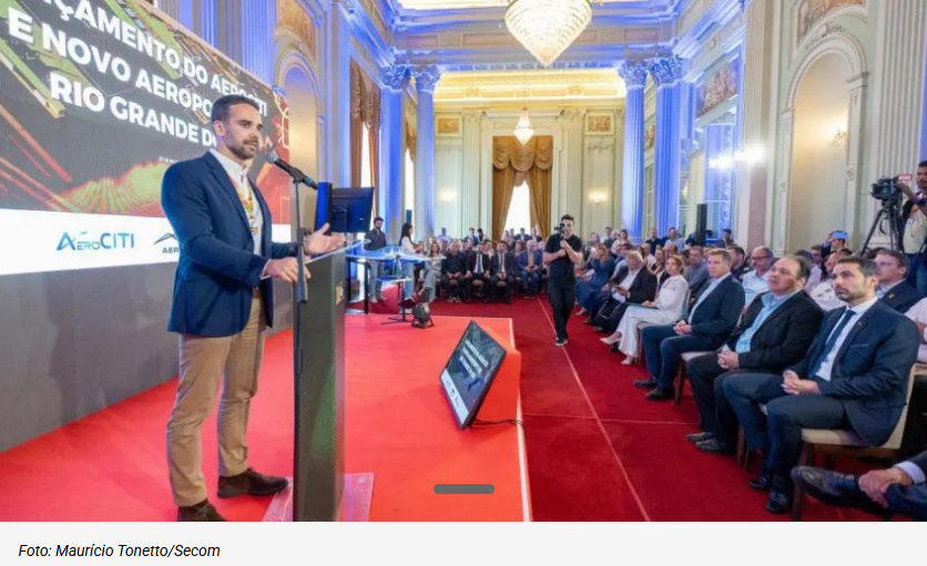 Governador Eduardo Leite assina termo de concessão de área para implantação de complexo aeronáutico em Guaíba