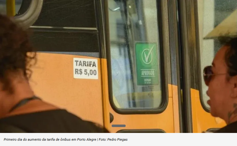 Primeiro dia de reajuste da tarifa de ônibus de Porto Alegre gera insatisfação entre passageiros