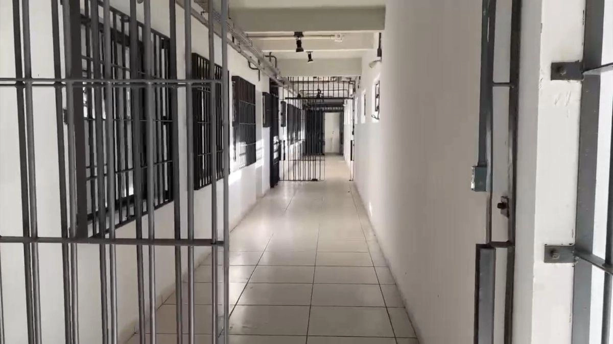 “A prisão me tirou a liberdade, mas não os meus sonhos”: custodiada de Guaíba faz história ao conquistar vaga em curso superior dentro da penitenciária
