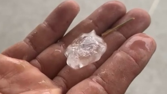 Frente fria muda o tempo no RS com temporais, granizo e risco de fenômenos severos