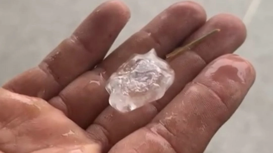 Frente fria muda o tempo no RS com temporais, granizo e risco de fenômenos severos