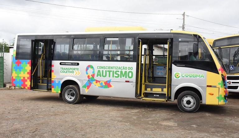 Mães de crianças com autismo em Guaíba protestam contra mudanças no transporte para atendimentos nas APAEs